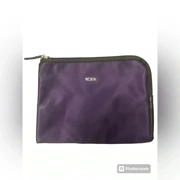 Tumi Purple and Black Cosmetic Case NWOT - Picture 1 of 2